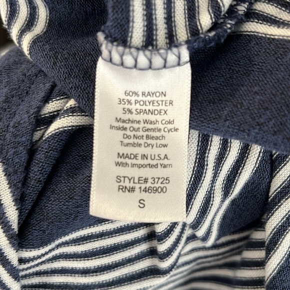 🤍 Market & Spruce V-Neck 3/4 Sleeve Tee Striped Navy Blue Size Small 🤍 - Picture 5 of 5